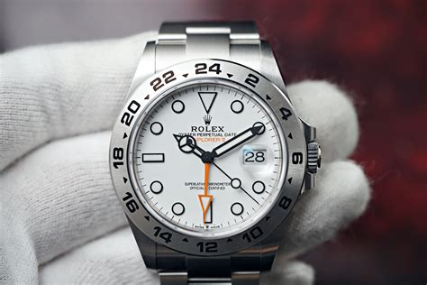 rolex explorer vs gmt